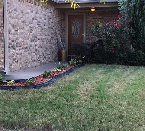 2nd image of 324 Saunders Dr