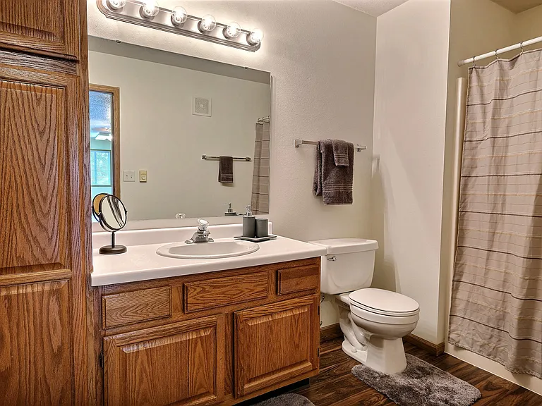 Oxford Apartments | 2 Bedroom | Bath