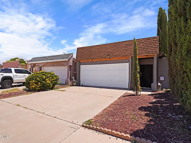 10720 Chert St — Photo 3
