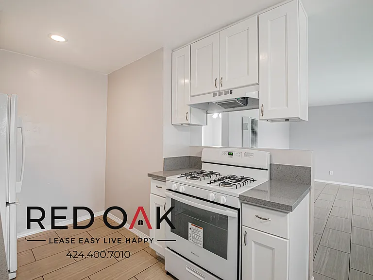 111 W Del Amo Blvd #15 — Photo 9