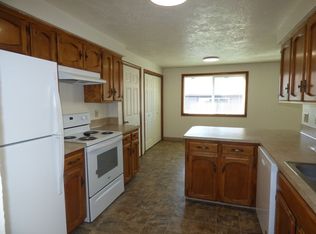 2081 Elmwood Dr S, Salem, OR 97306
