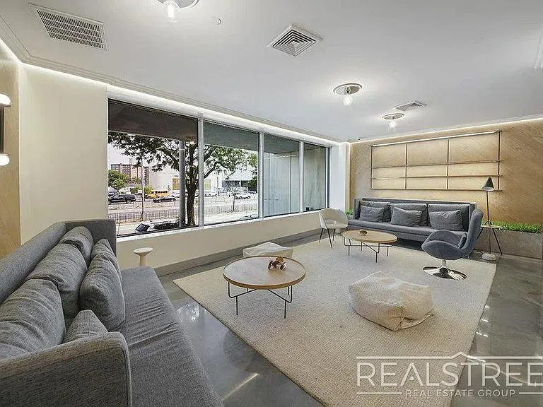 9002 Queens Blvd #422 — Photo 3