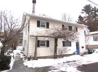 4 Greenbriar Ct, East Rochester, NY 14445