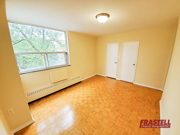 21 Mayfair Ave — Photo 11