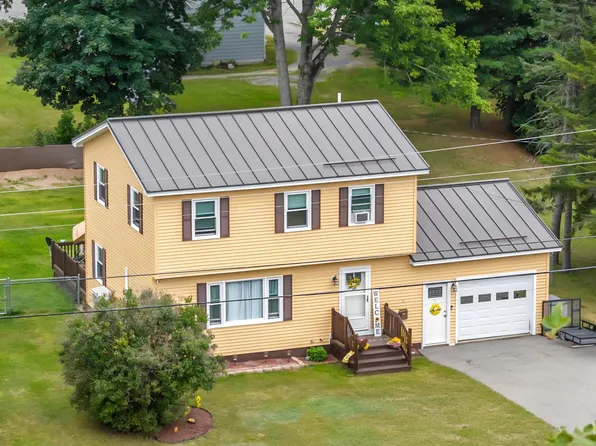 21 Western Avenue, East Millinocket, ME 04430
