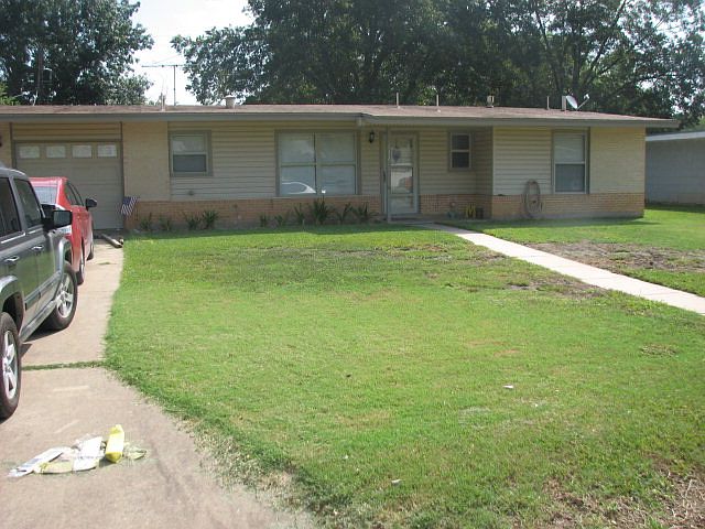 1st image of 132 Scott Ave