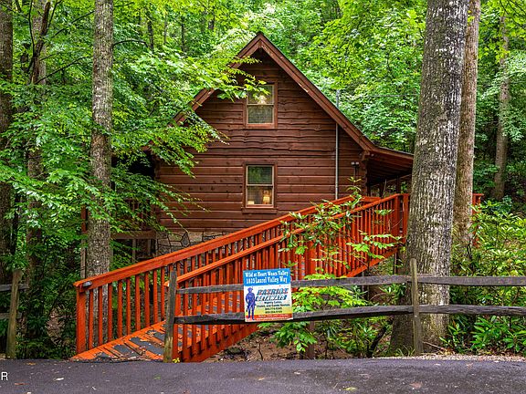 2nd image of 1823 Laurel Valley Way