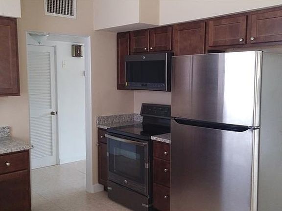 2nd image of 2517 Healy Dr
