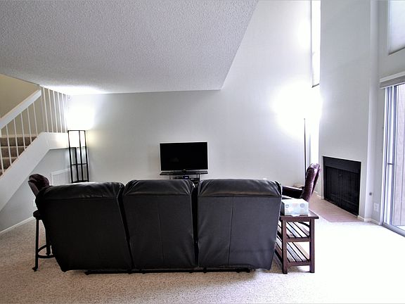 4th image of 18115 Andrea Cir N Unit 2