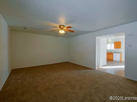 3rd image of 910 Palmer Dr