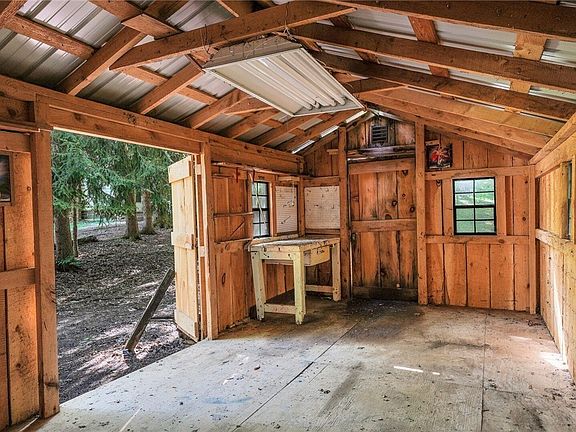 3rd image of 3099 Paxon Rd