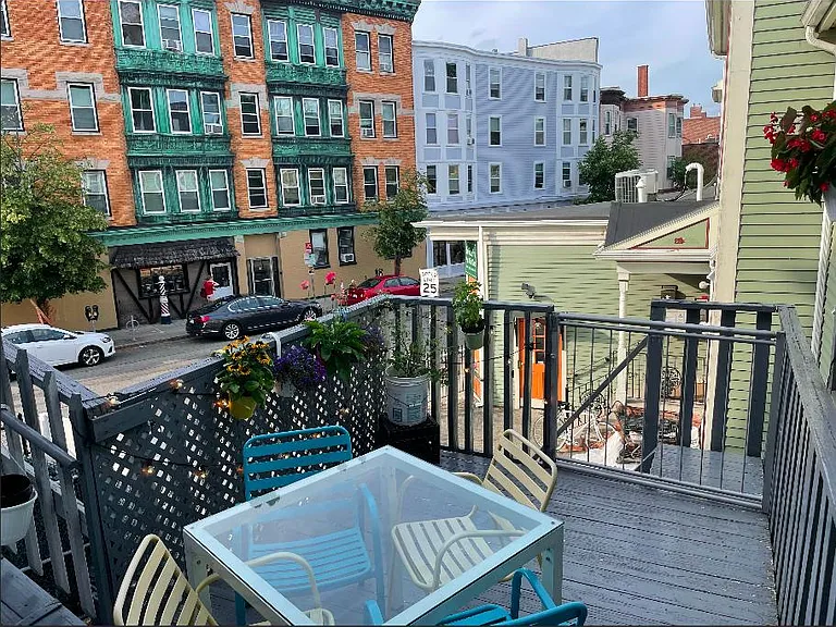 28 River St — Photo 2