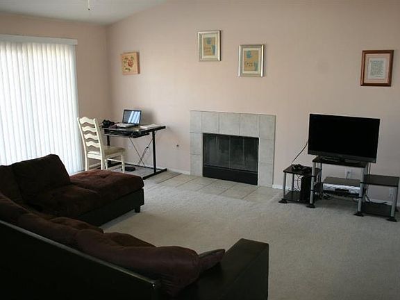 5th image of 18539 Laurie Ln