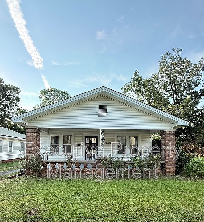1st image of 929 Jackson Blvd