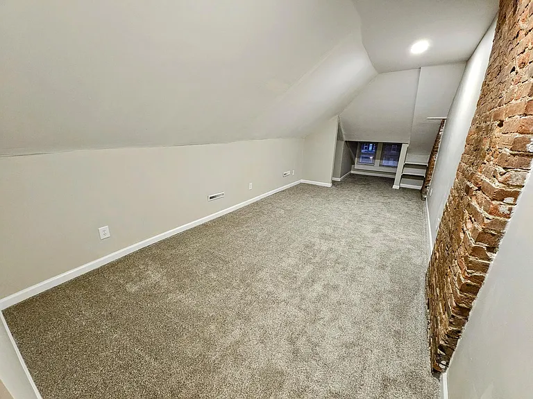 215 Dakota Ave — Photo 18
