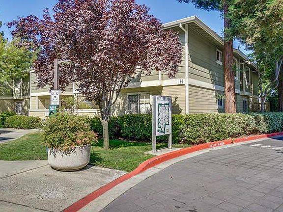 2nd image of 2745 Somerset Park Cir