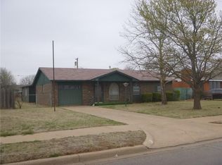 1205 W Ridgecrest Rd, Altus, OK 73521