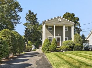 19 Andrews Pl, Pompton Plains, NJ 07444