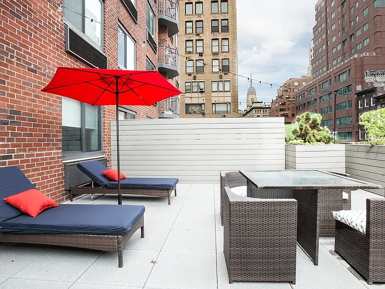 101 W 15th St #212 — Photo 5