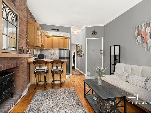 2nd image of 227 E 87th St APT 3B