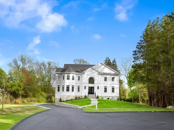 267 Main St, Lynnfield, MA 01940