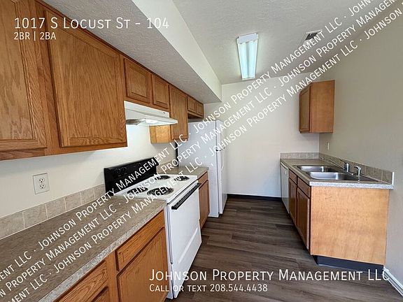 4th image of 1017 S Locust St APT 104