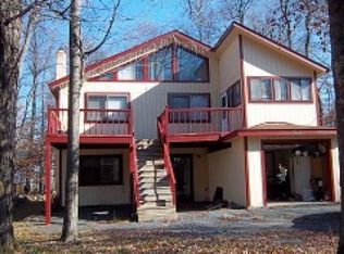 3511 Summit Dr, Tobyhanna, PA