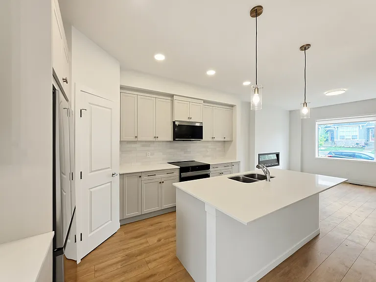 2205 Bayview Dr SW — Photo 9