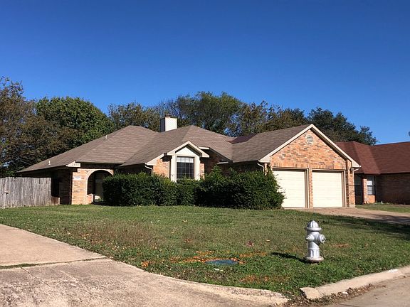 3rd image of 205 Mahogany Dr