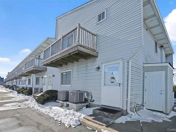 2nd image of 825 S Ocean Avenue #2