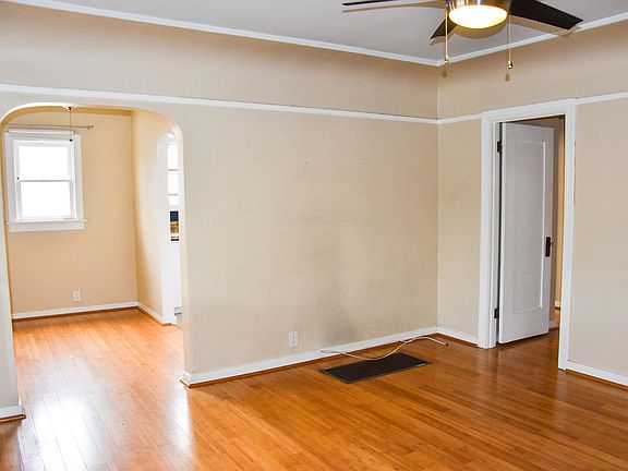 3rd image of 817-819 E Palm Ave