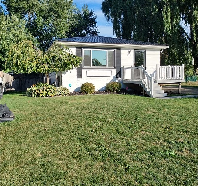 1st image of 1319 104th St