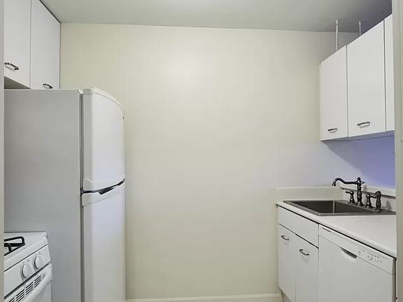 4th image of 445 5th Ave #20G