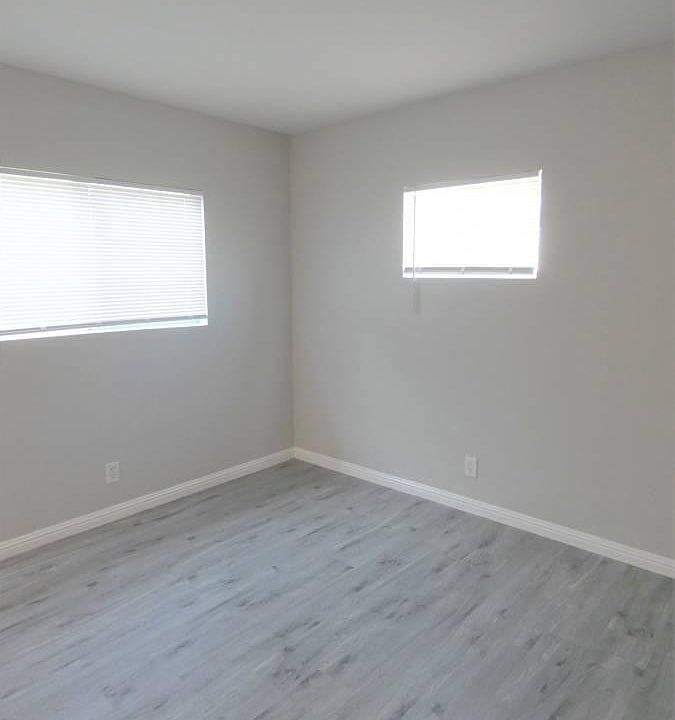 1st image of 235 E Hullett St #B