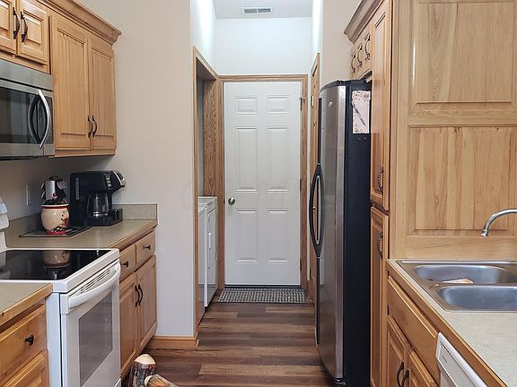 3rd image of 330 W Marion St #424