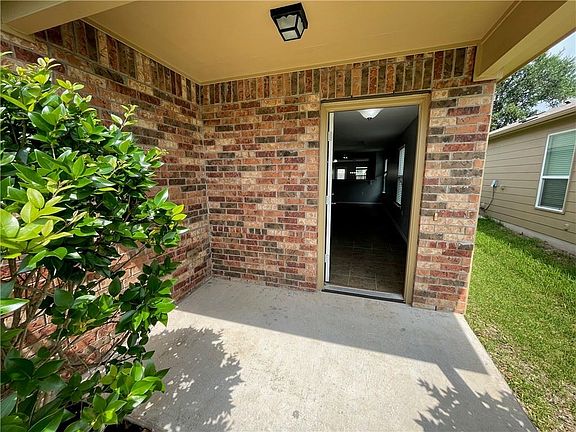 3rd image of 5716 Levenwood Ln