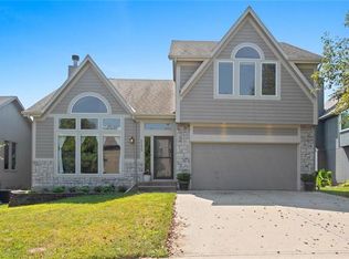 21525 W 52nd St, Shawnee, KS 66226