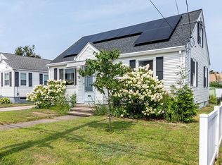76 Burbank St, Cranston, RI 02910