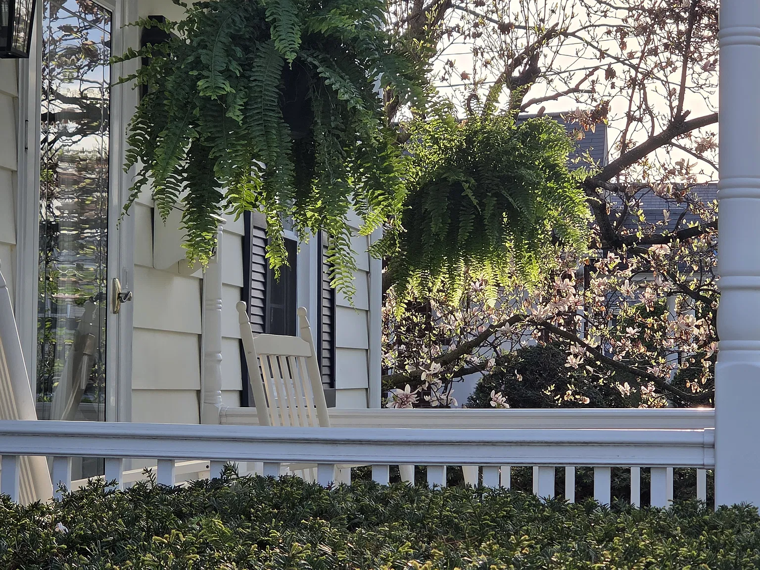 32 W Circular St — Photo 2