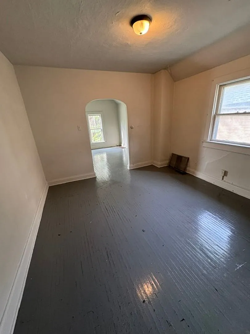 308 W Creighton Ave. — Photo 2