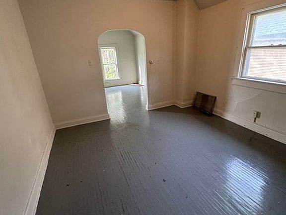 2nd image of 308 W Creighton Ave