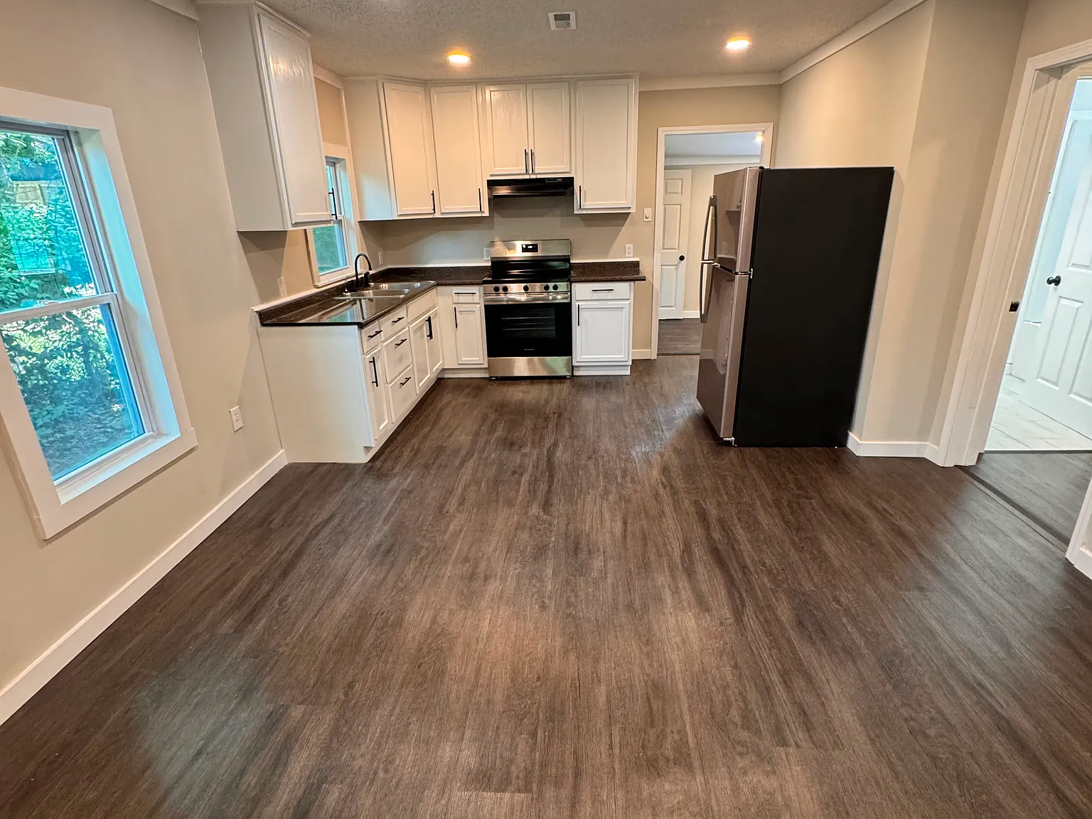 4 bed, 1261 sqft, $1,500 — Photo 2