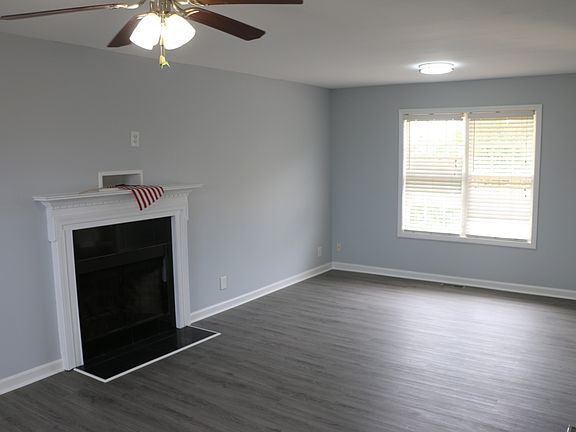 4th image of 3888 Mackenzie Dr