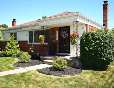 25900 Cubberness St, Saint Clair Shores, MI, 48081