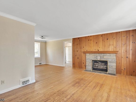 5th image of 66 Coleman Ave