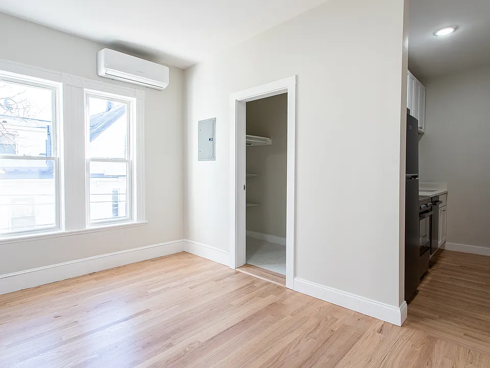 18 Fitzhenry Sq #8