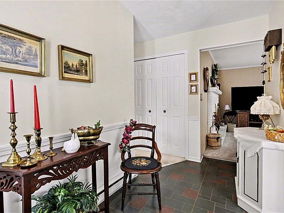2nd image of 1709 Hacienda Dr