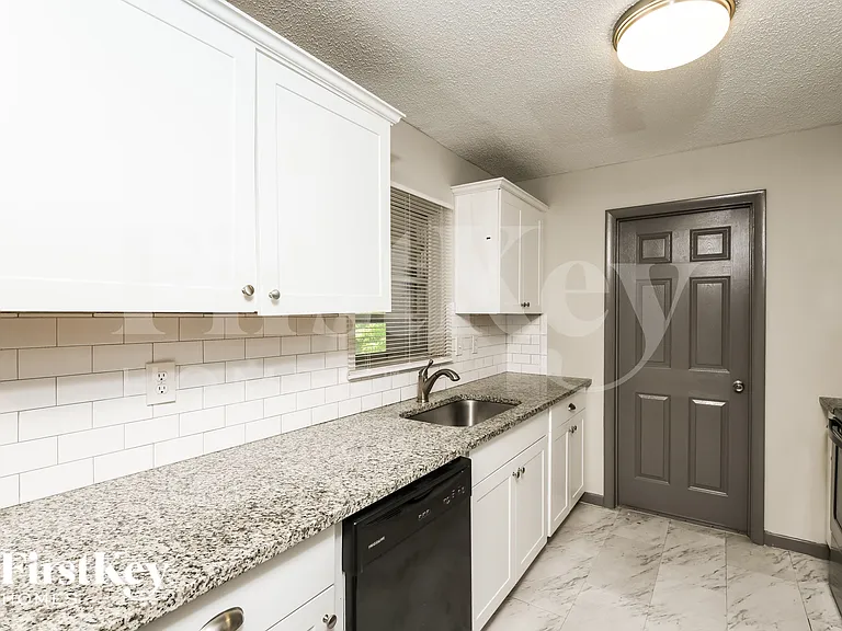 772 Cadez St NE — Photo 5