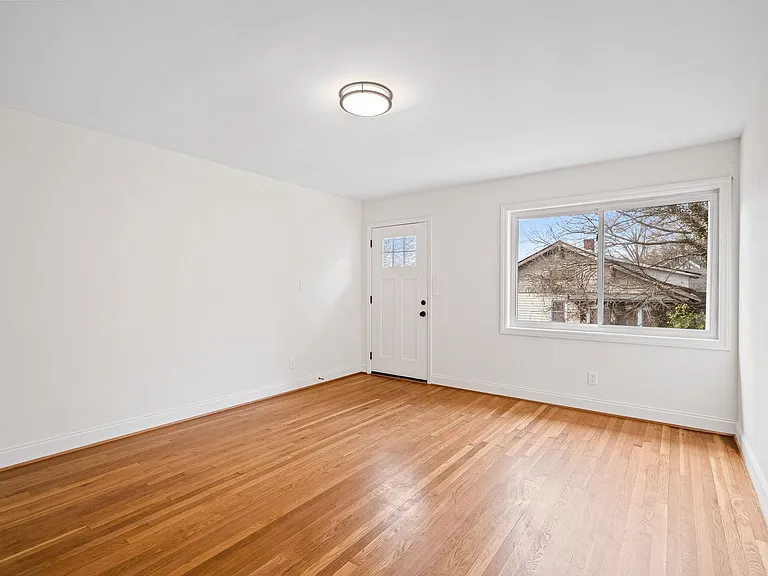 1121 West End Blvd — Photo 27