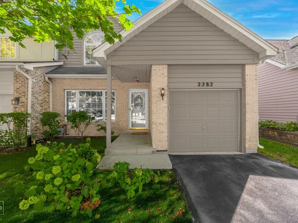2282 McCartney Dr, Naperville, IL 60565